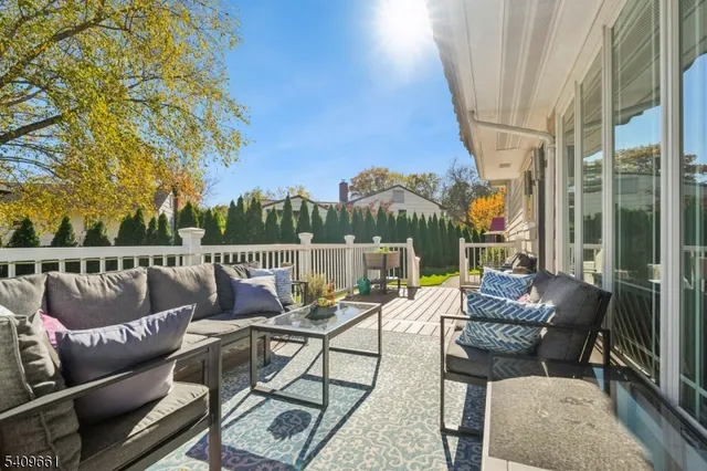 $1,698,000 | 33 Haran Circle, Millburn, NJ 07041