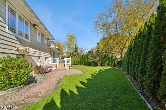 $1,698,000 | 33 Haran Circle, Millburn, NJ 07041