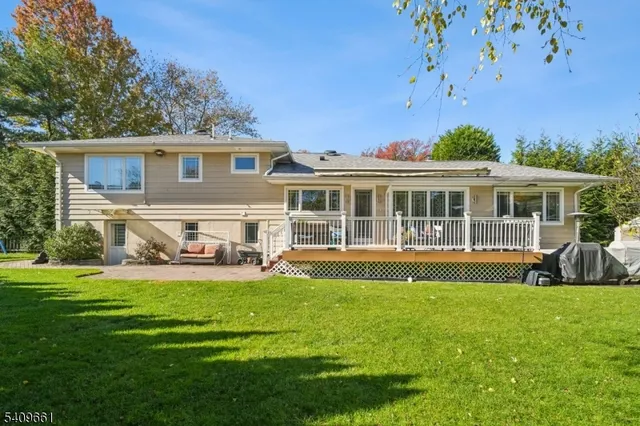 $1,698,000 | 33 Haran Circle, Millburn, NJ 07041