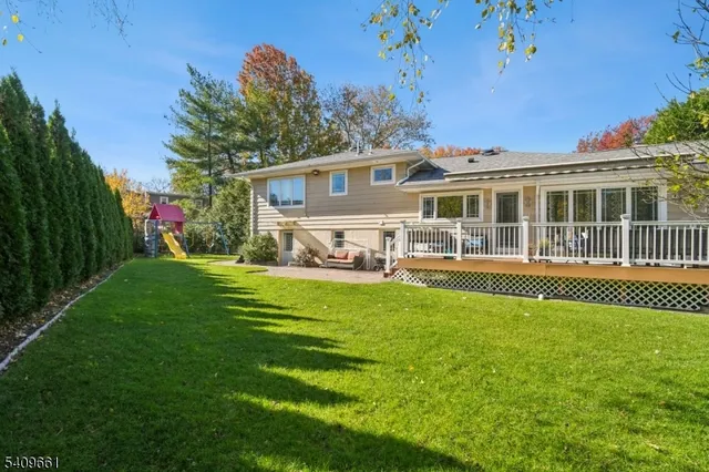$1,698,000 | 33 Haran Circle, Millburn, NJ 07041