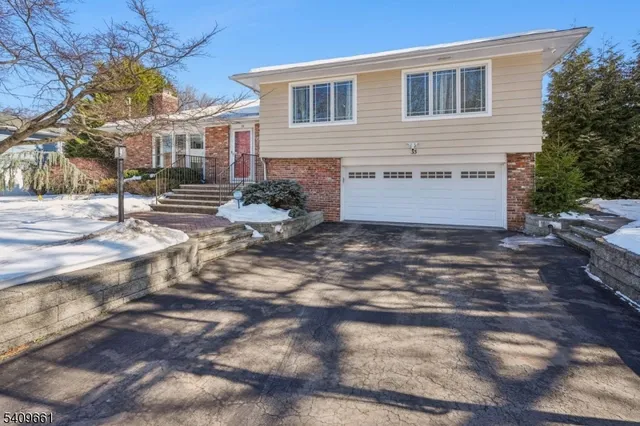 $1,698,000 | 33 Haran Circle, Millburn, NJ 07041