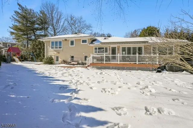 $1,698,000 | 33 Haran Circle, Millburn, NJ 07041