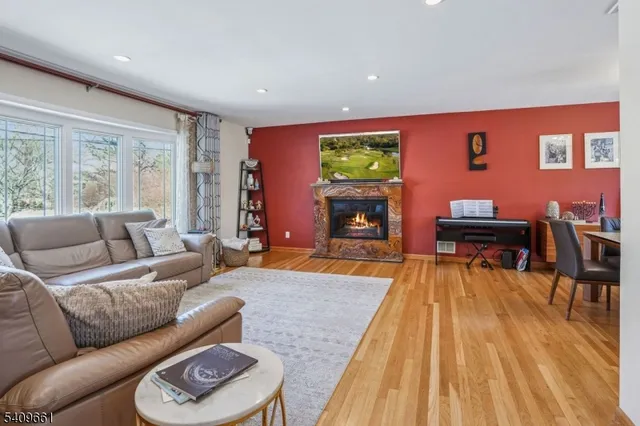 $1,698,000 | 33 Haran Circle, Millburn, NJ 07041