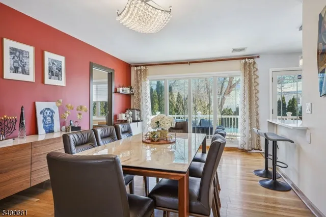 $1,698,000 | 33 Haran Circle, Millburn, NJ 07041