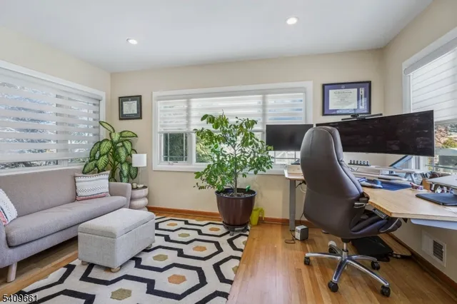 $1,698,000 | 33 Haran Circle, Millburn, NJ 07041