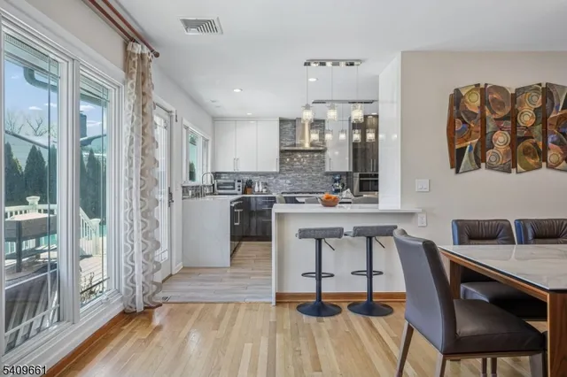 $1,698,000 | 33 Haran Circle, Millburn, NJ 07041