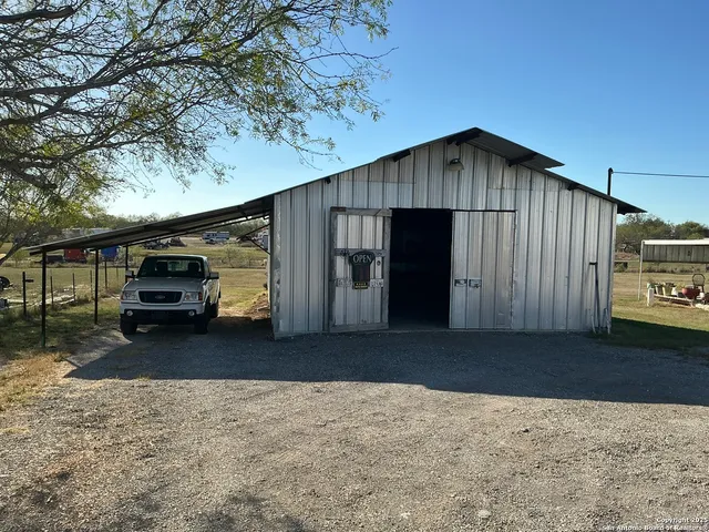 $190,000 | Undisclosed Address, Nixon, TX 78140
