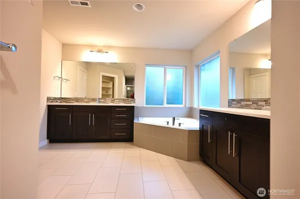 $3,999 | 19828 11th Drive Southeast, Bothell, WA 98012