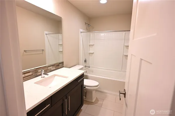 $3,999 | 19828 11th Drive Southeast, Bothell, WA 98012