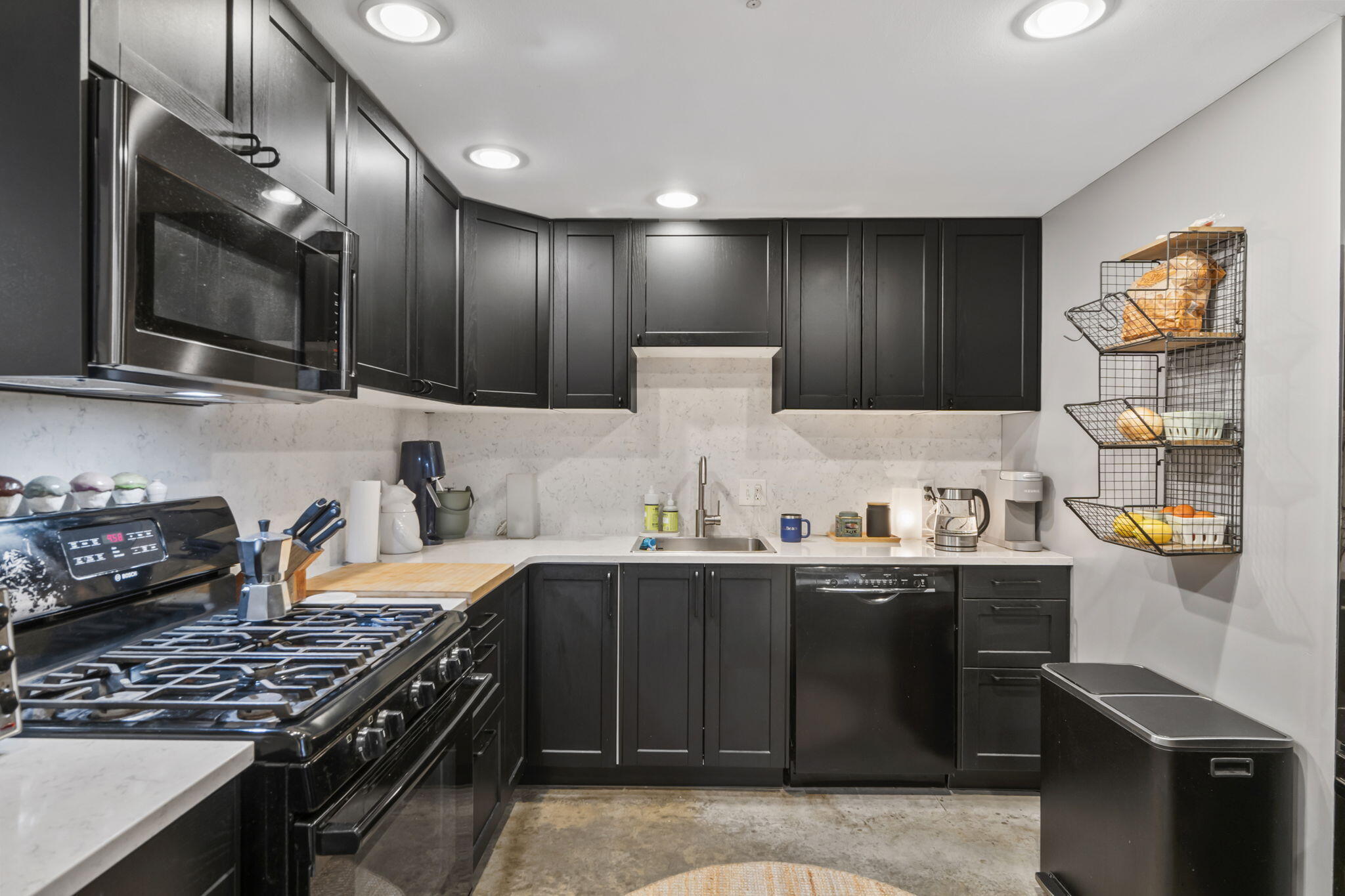 145 Anderson Street, Unit 4 Portland, ME 04101 - Photo 6 of 43 16-web-or-mls-145 Anderson St #4_116