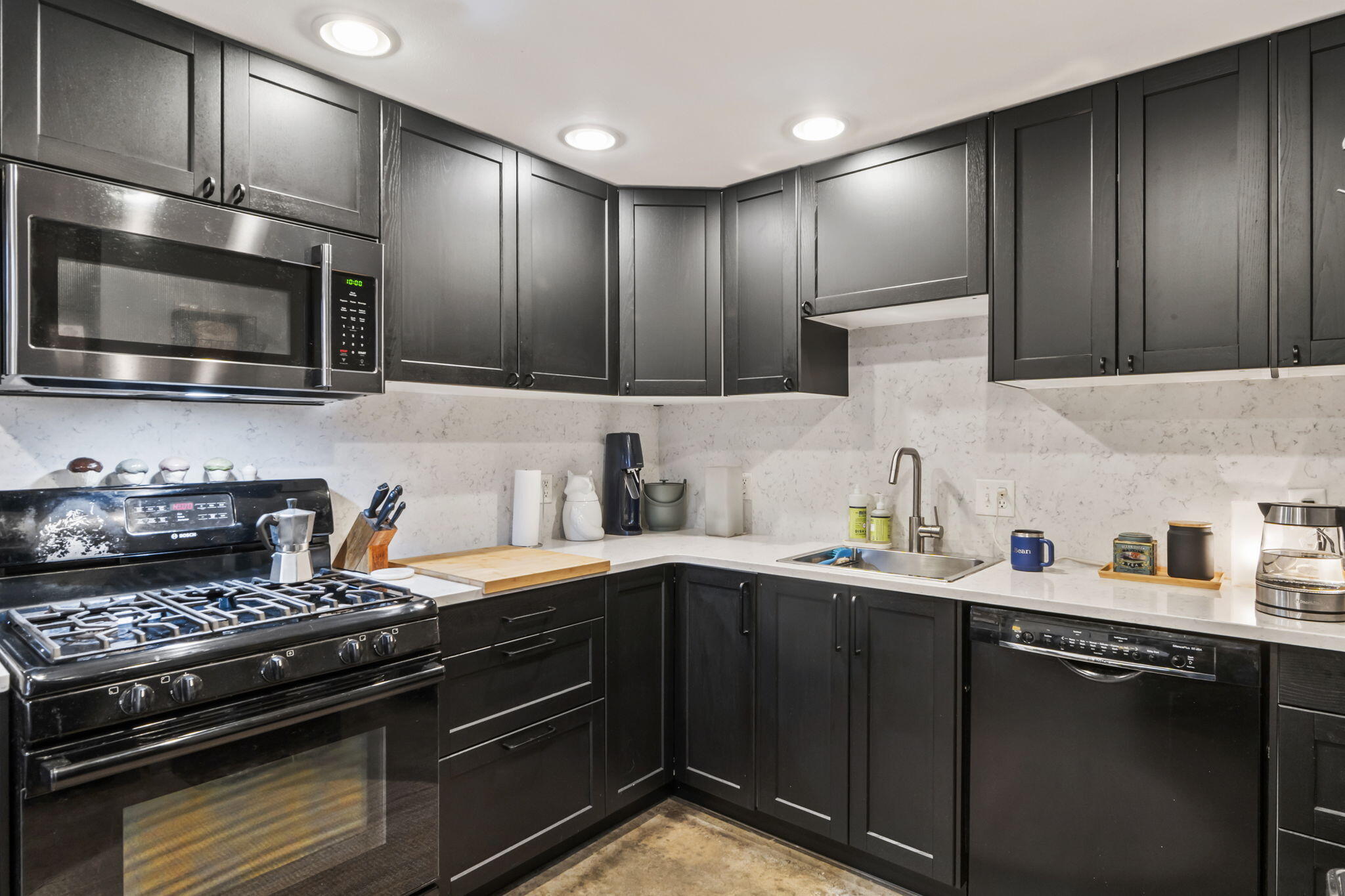 145 Anderson Street, Unit 4 Portland, ME 04101 - Photo 8 of 43 18-web-or-mls-145 Anderson St #4_118