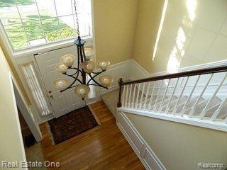 216 Saxon Court Rochester, MI 48307 - Photo 3 of 23 2 Story Foyer
