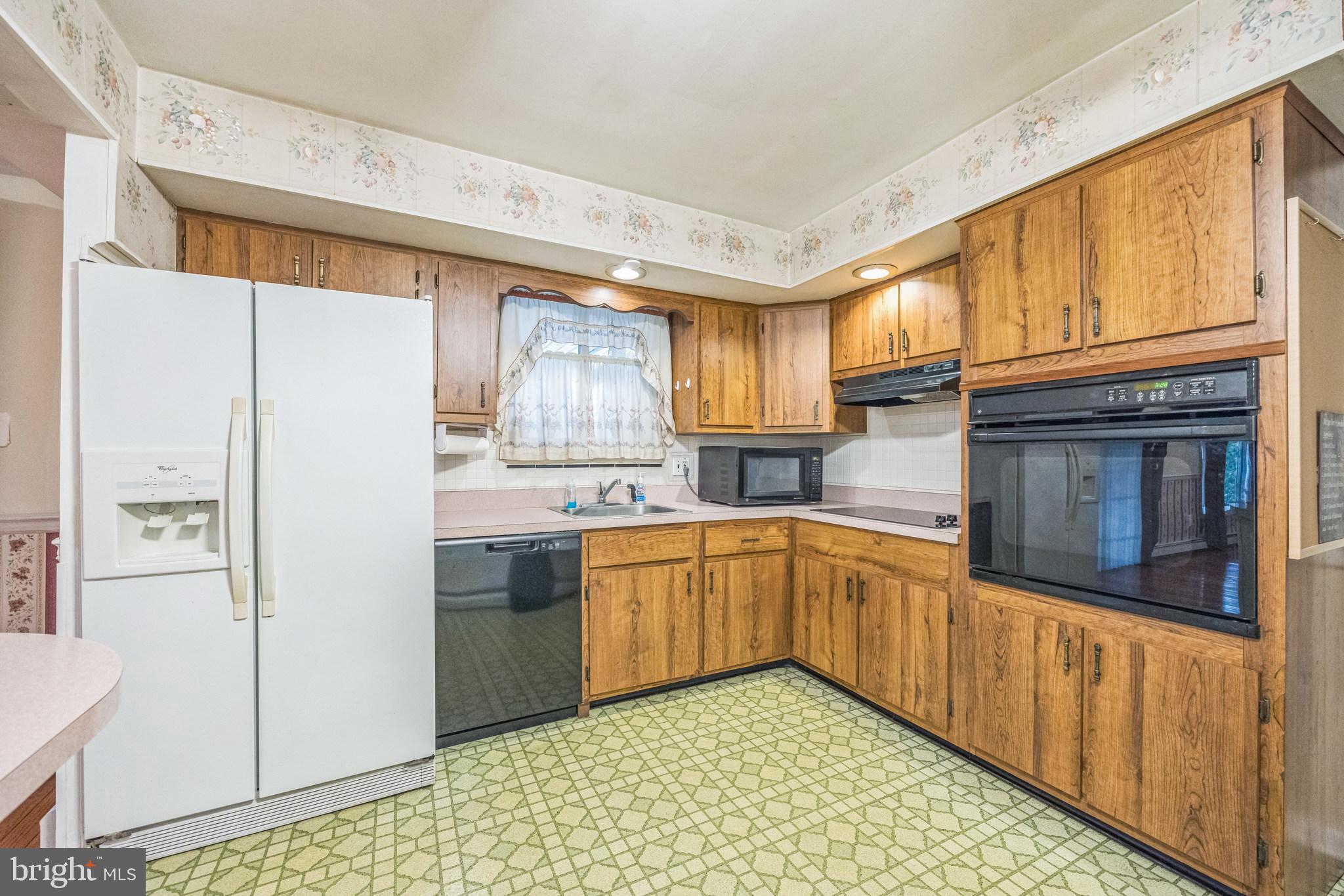8 Lawrence Road Audubon, PA 19403 - Photo 20 of 36 New stove top and dishwasher