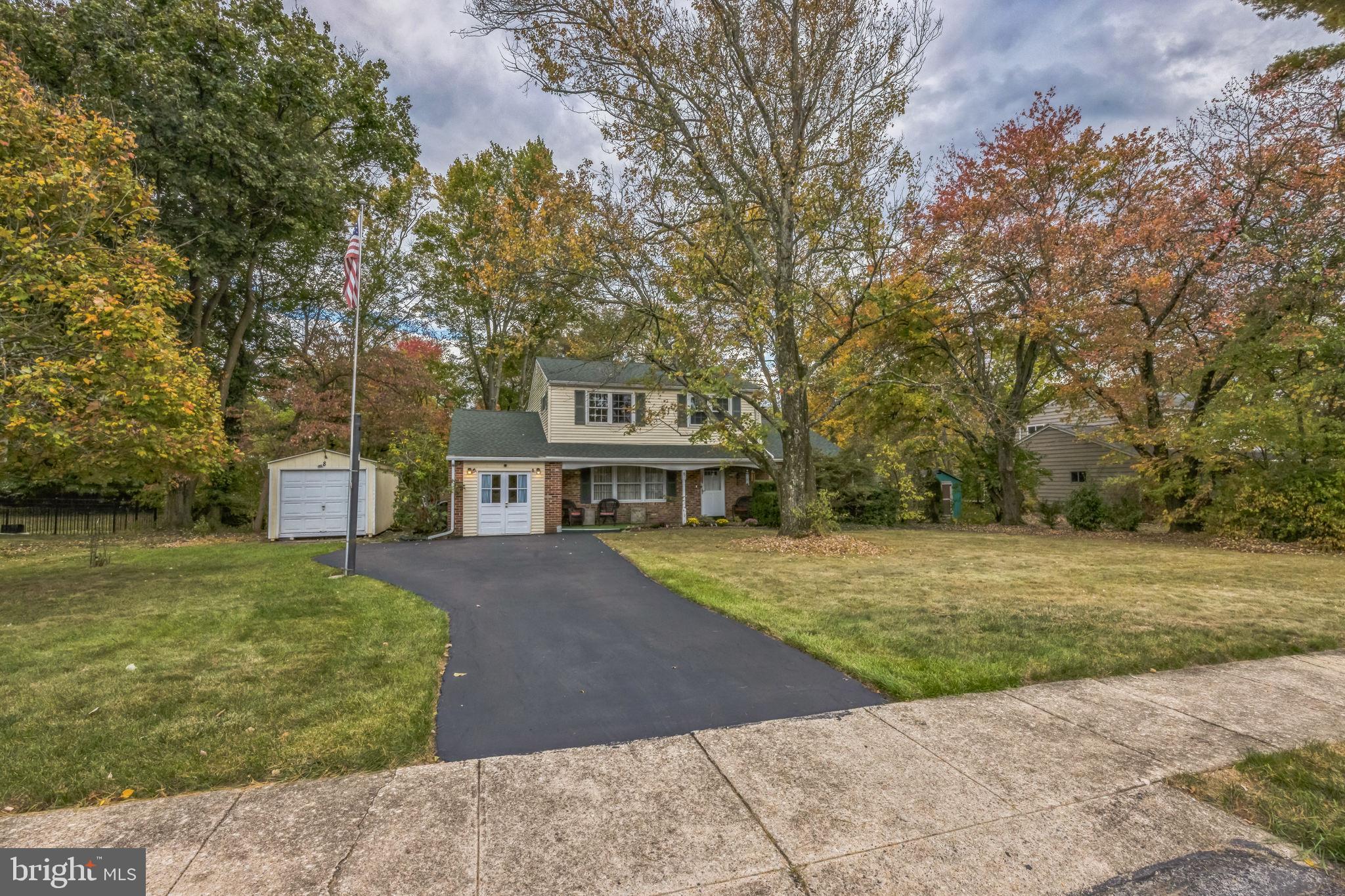 8 Lawrence Road Audubon, PA 19403 - Photo 2 of 36 3 car driveway