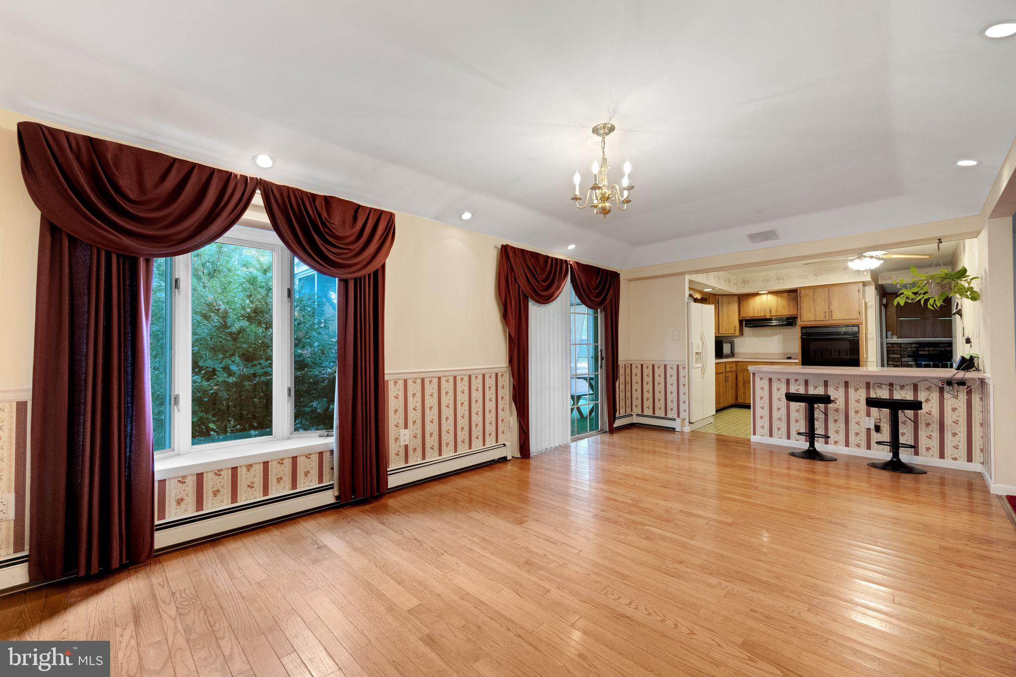 8 Lawrence Road Audubon, PA 19403 - Photo 9 of 36 Stunning dining rm