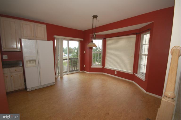 45446 Timber Trail Square Sterling, VA 20164 - Photo 7 of 12 Kitchen