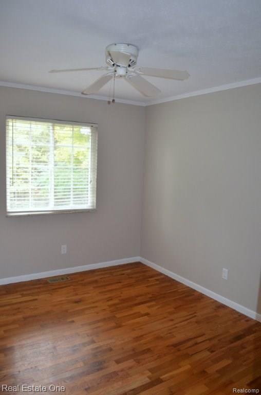 7040 Linden Road Fenton, MI 48430 - Photo 14 of 35 Linden Rd 027.jpg