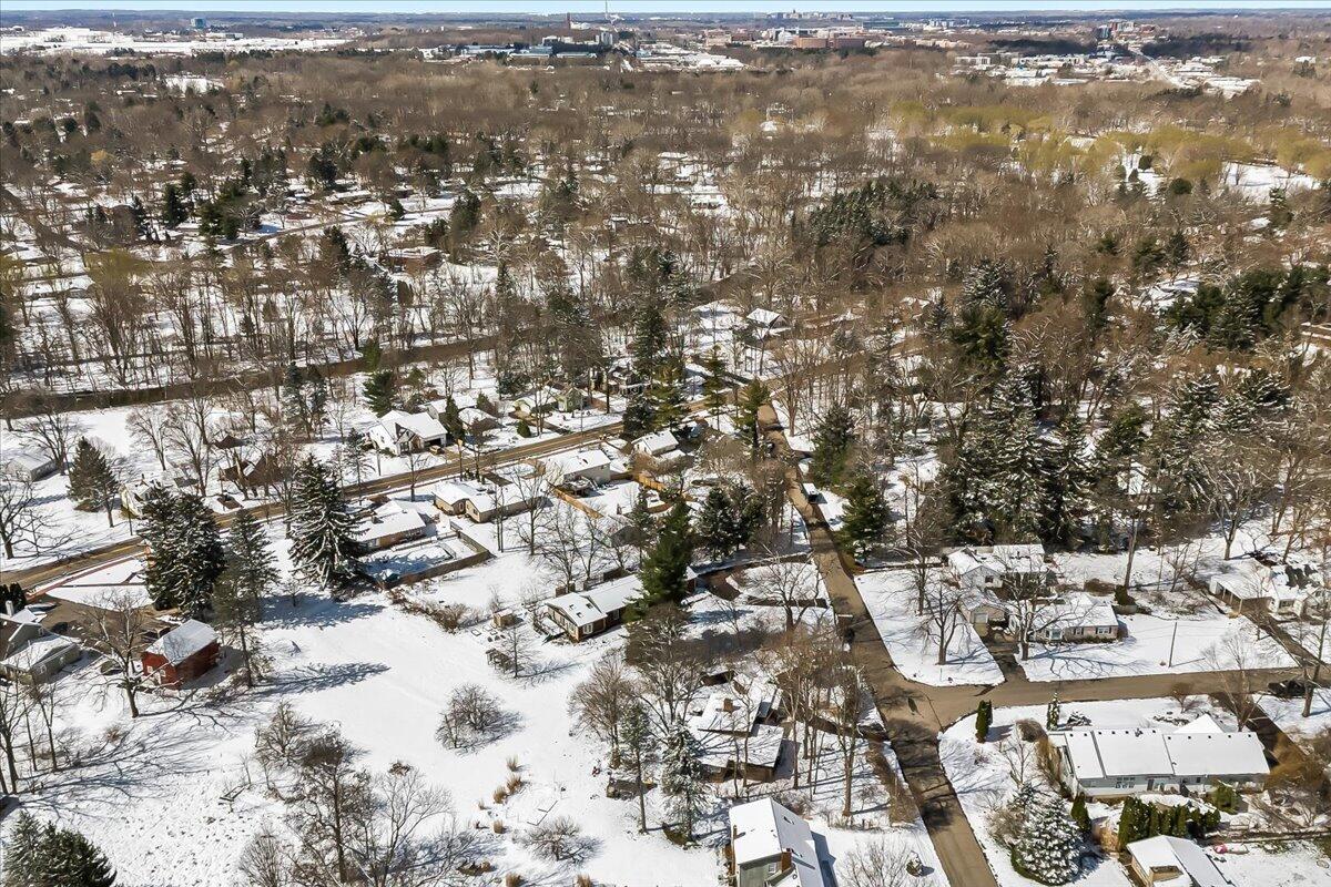 2214 Hamilton Road Okemos, MI 48864 - Photo 36 of 45 35-35