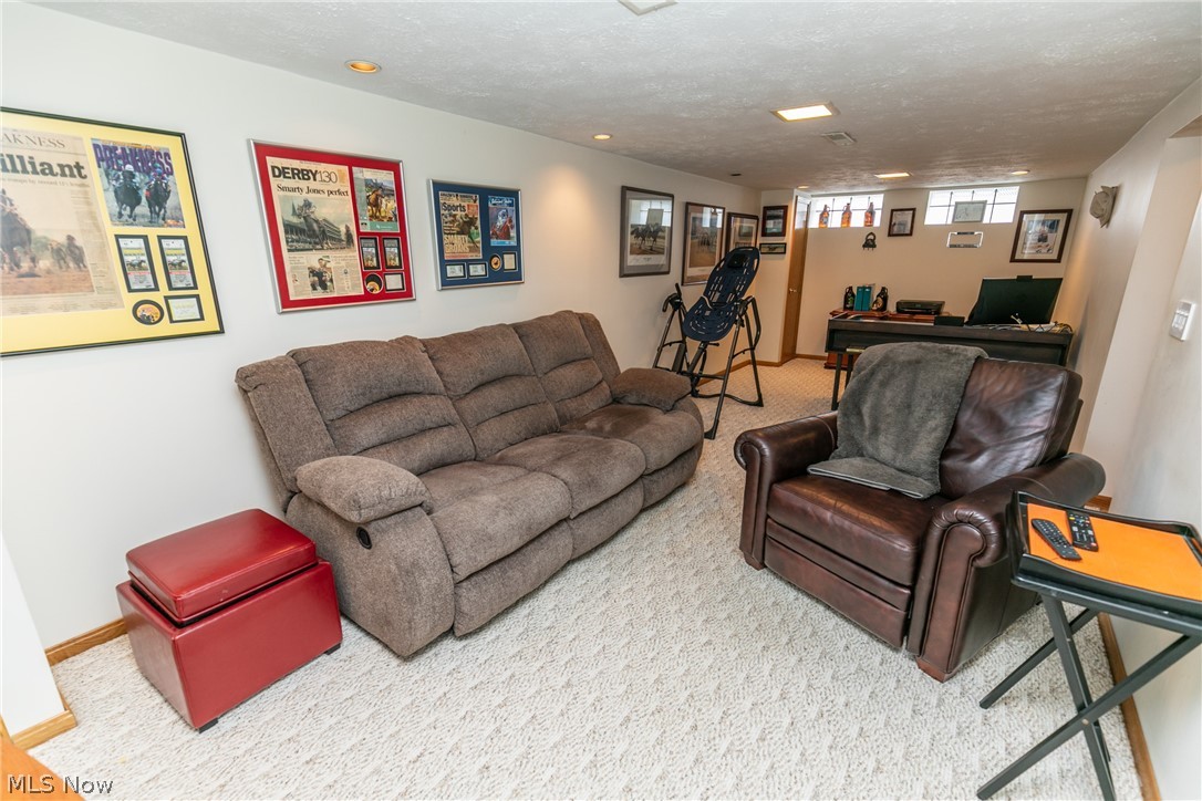 7401 Traymore Avenue Brooklyn, OH 44144 - Photo 24 of 33