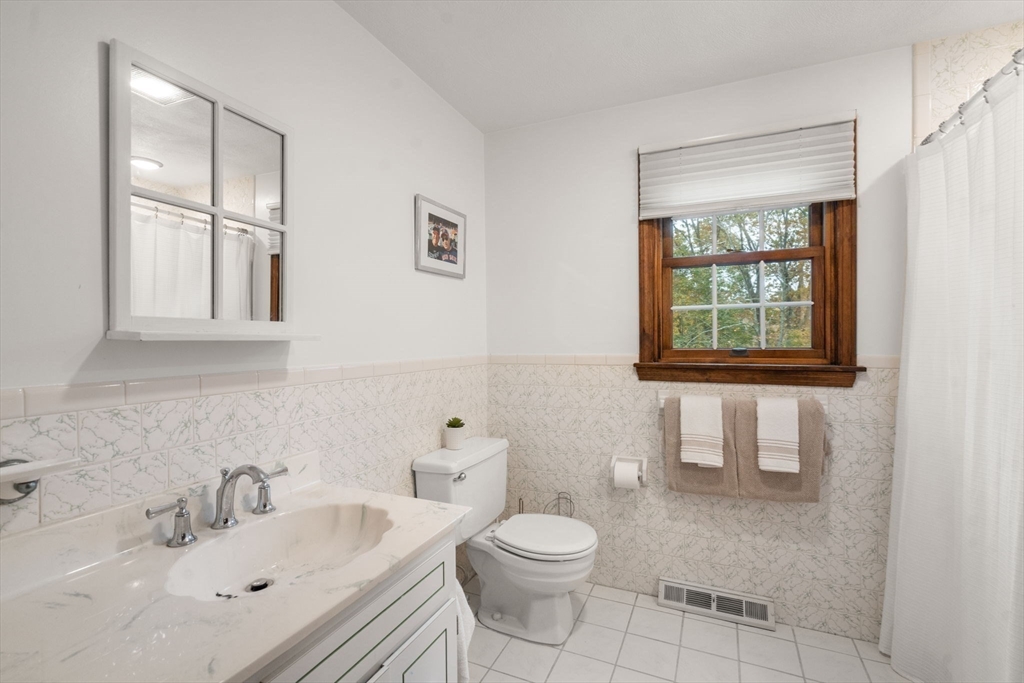 397 Stow Road Marlborough, MA 01752 - Photo 24 of 41 Gallery Image 24