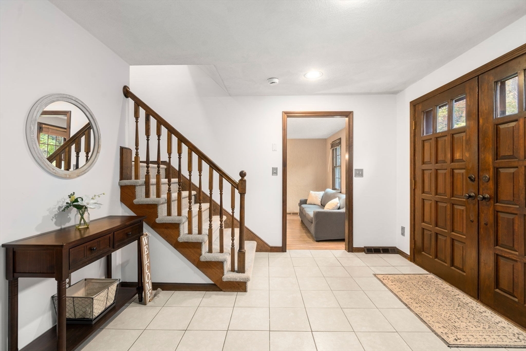 397 Stow Road Marlborough, MA 01752 - Photo 5 of 41 Gallery Image 5