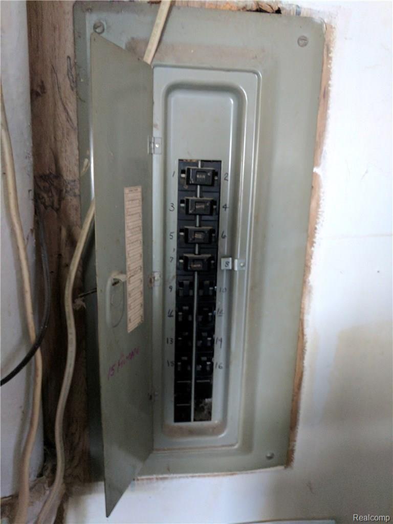 47271 Ecorse Road Belleville, MI 48111 - Photo 7 of 44 IMG_20170530_121710.jpg