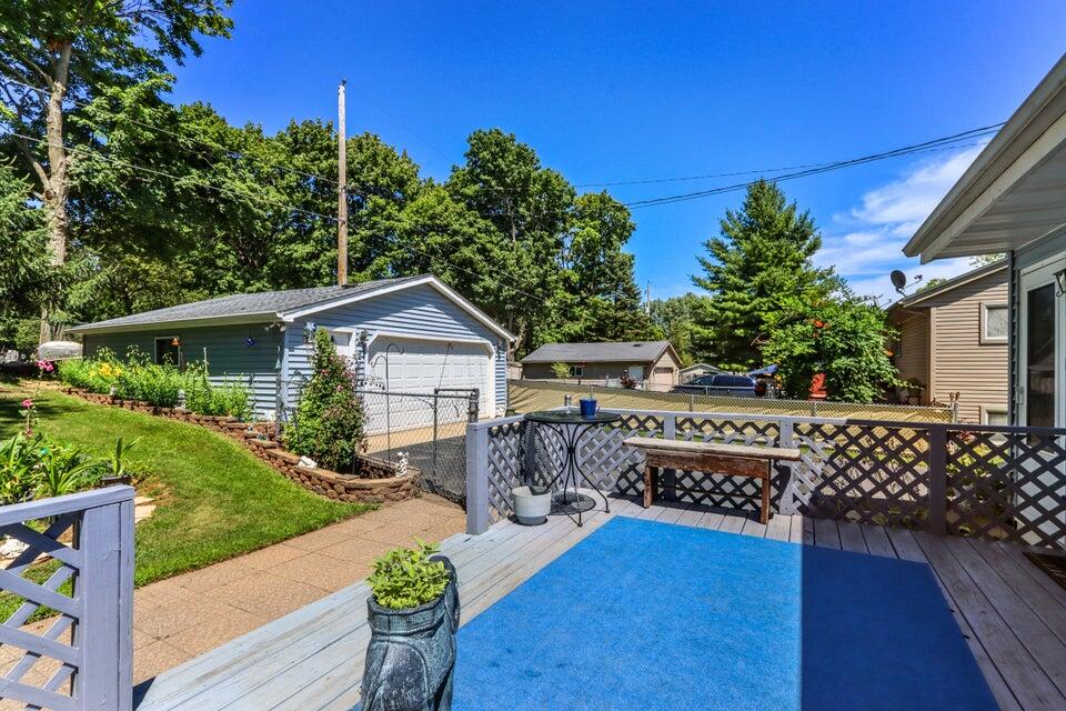 732 Chicory Road Burlington, WI 53105 - Photo 22 of 27 Rear Deck Summer
