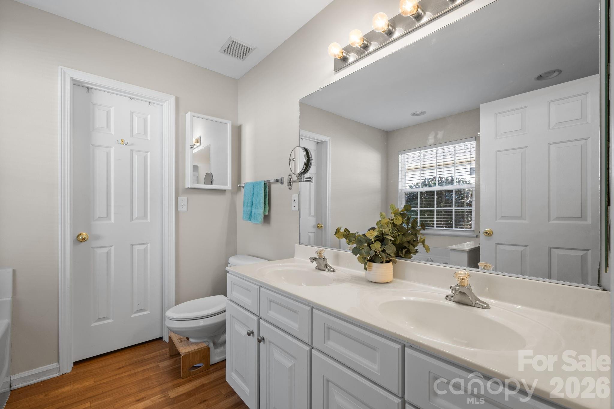 2413 Smith Cove Road Denver, NC 28037 - Photo 13 of 37 Gallery Image 13