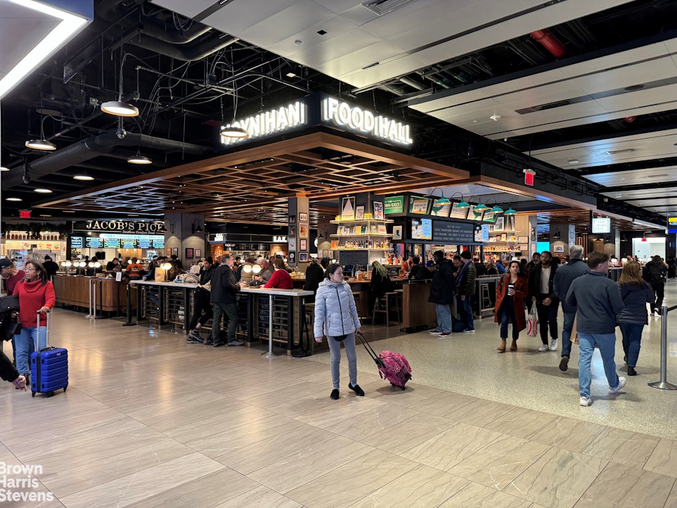 433 West 34th Street, Unit 5M Manhattan, NY 10001 - Photo 9 of 12