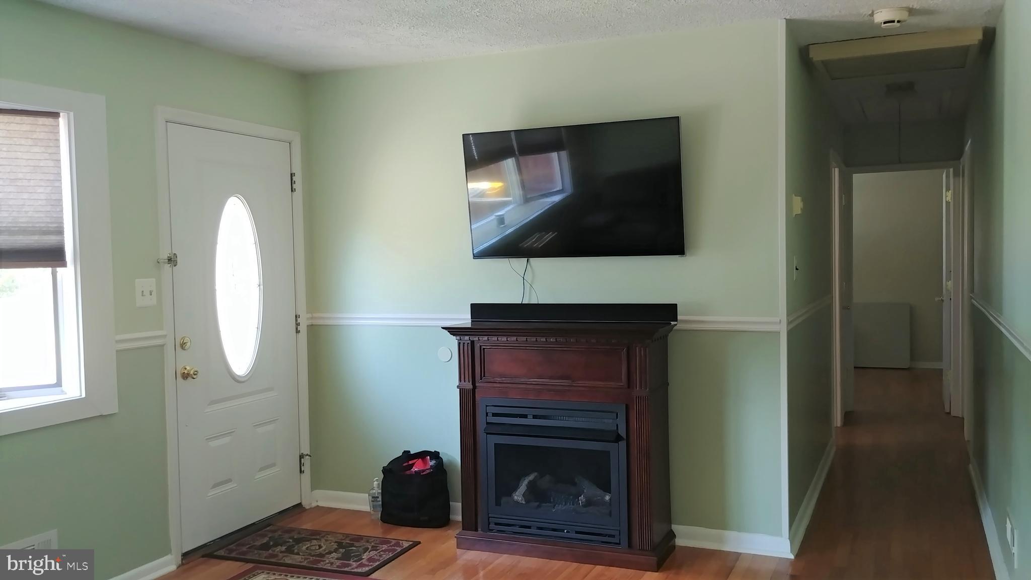 1808 Ridgewick Road Glen Burnie, MD 21061 - Photo 21 of 47 Entrance to Living Area