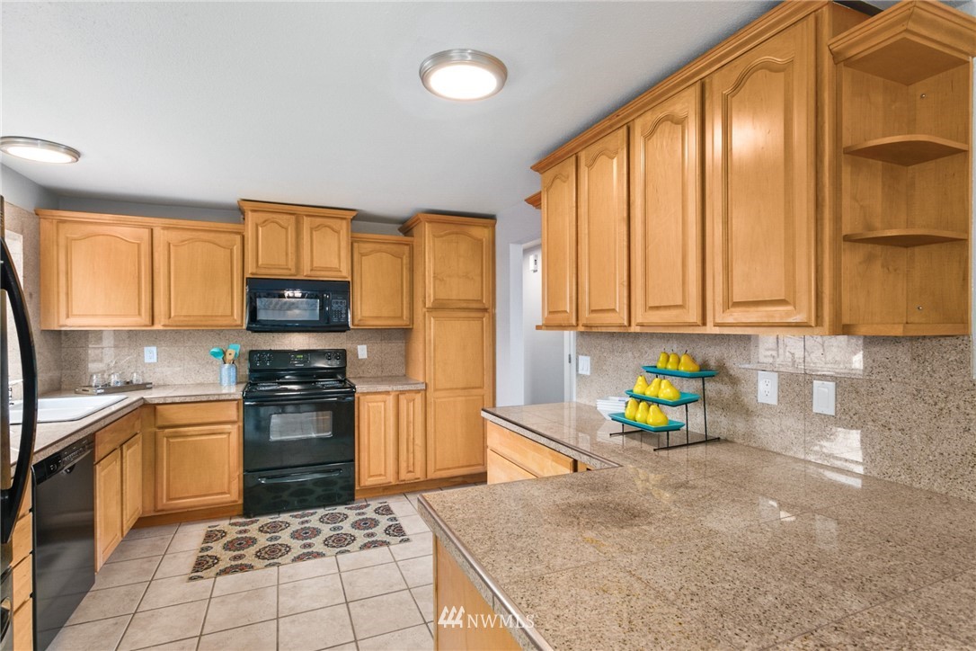 19614 143rd Place Southeast Renton, WA 98058 - Photo 11 of 25 Gallery Image 11