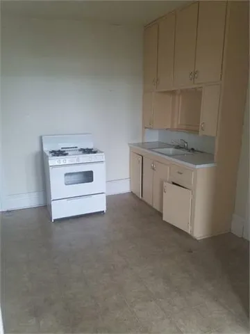 $138,000 | 211 East Stephenson Street, Freeport, IL 61032