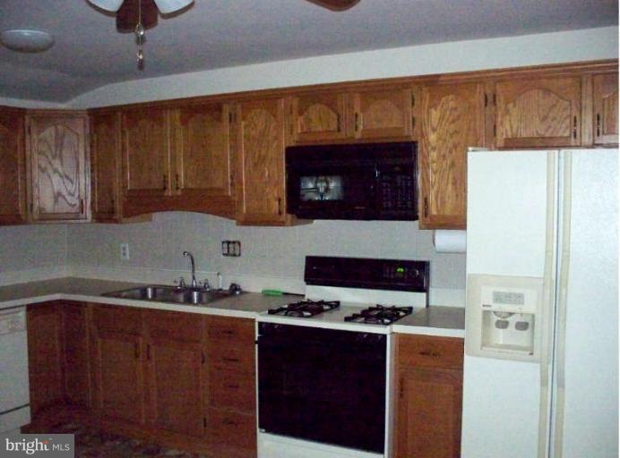 259 Forest Grove Road Colonial Beach, VA 22443 - Photo 6 of 9 Kitchen