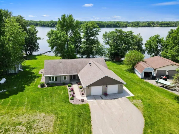 $689,000 | 1642 Scenic Hideaway Lane Northeast, Elysian, MN 56028