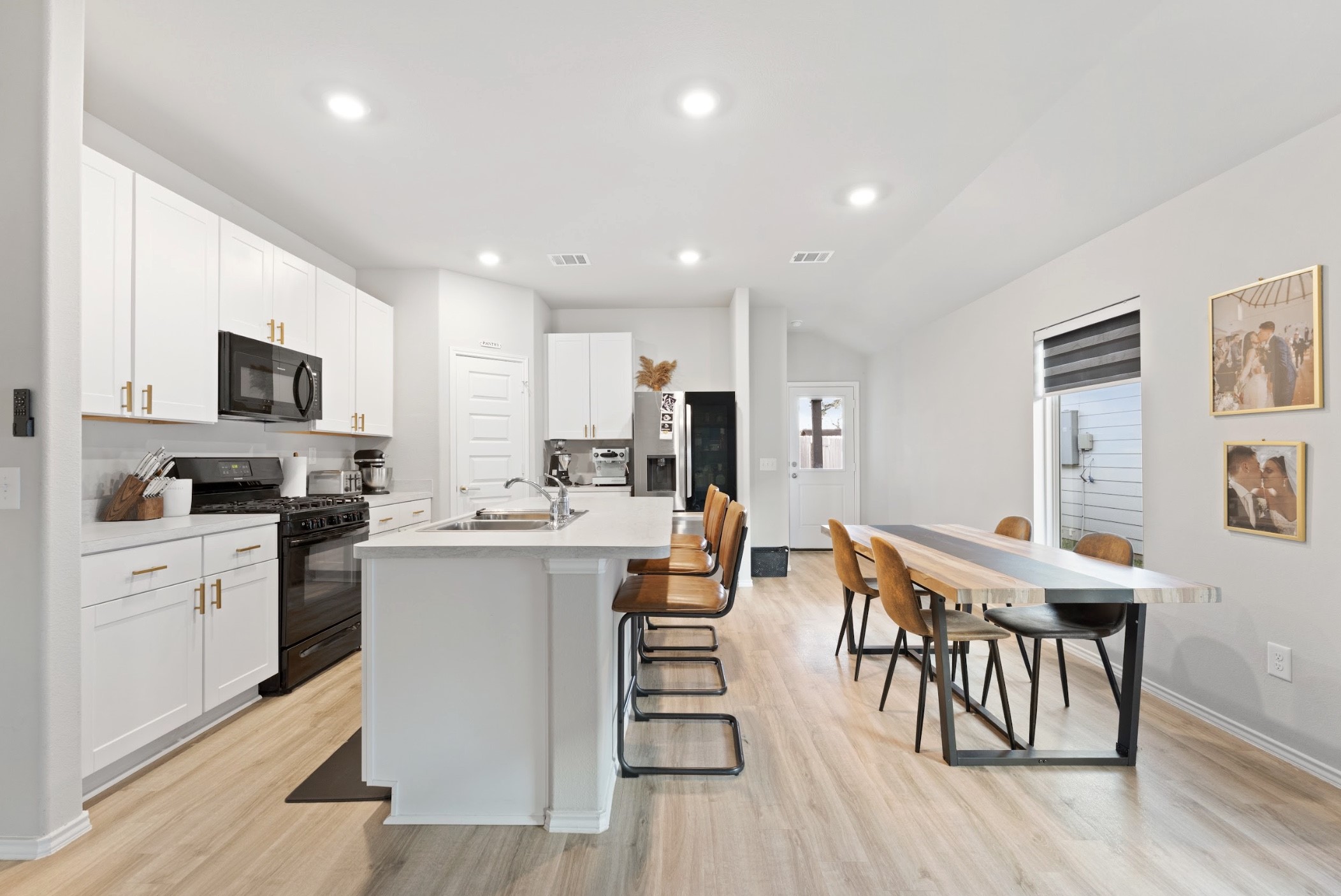 2034 Brixham Bluff Lane Spring, TX 77373 - Photo 13 of 27 Photo with dinning table