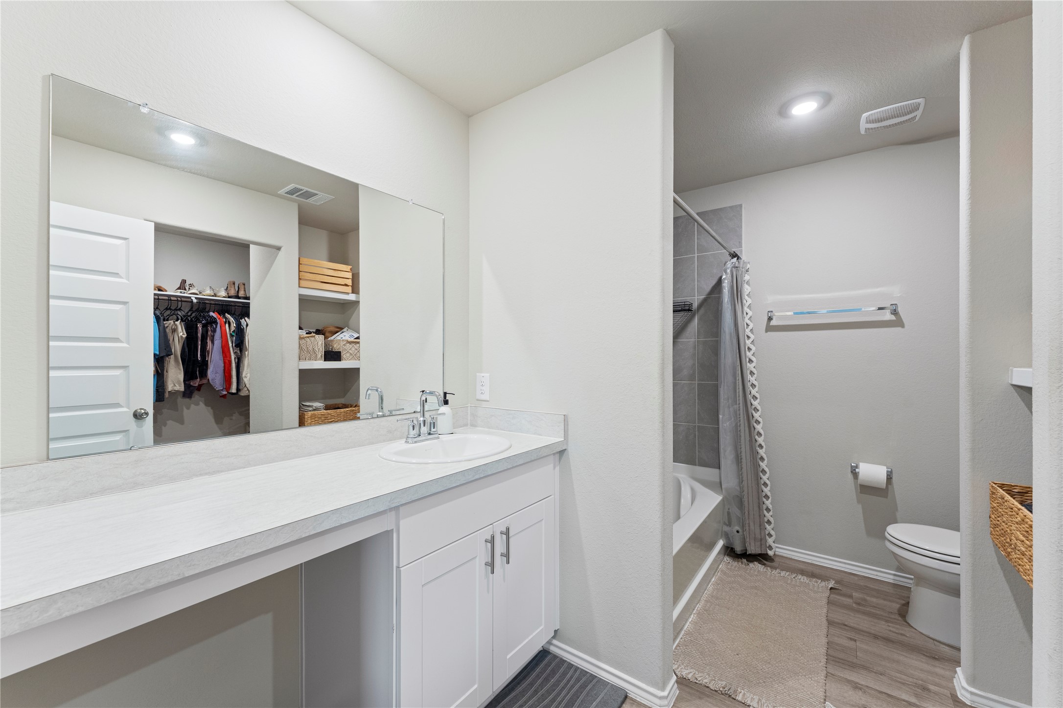 2034 Brixham Bluff Lane Spring, TX 77373 - Photo 16 of 27 Primary Bath