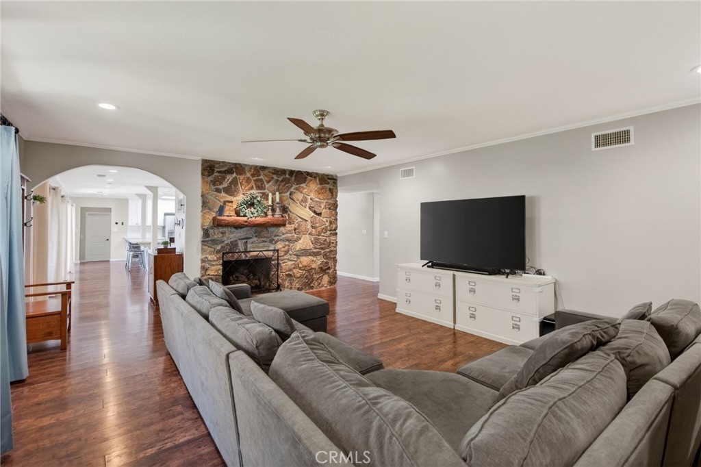 1986 Wetherly Way Riverside, CA 92506 - Photo 18 of 46