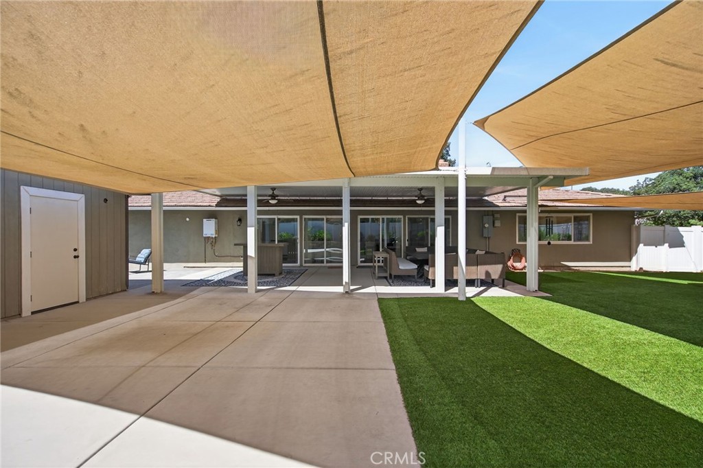 1986 Wetherly Way Riverside, CA 92506 - Photo 37 of 46