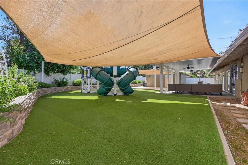 1986 Wetherly Way Riverside, CA 92506 - Photo 40 of 46