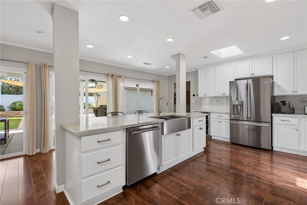 1986 Wetherly Way Riverside, CA 92506 - Photo 6 of 46