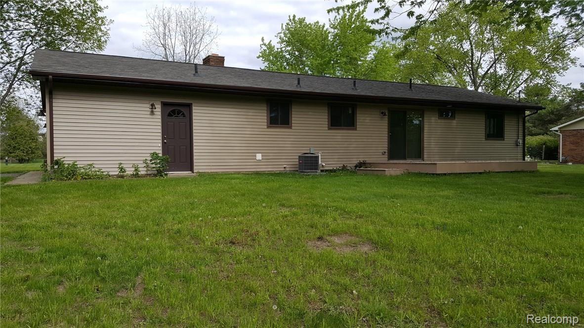1160 Peavy Road Howell, MI 48843 - Photo 16 of 17 20160518_172826.jpg