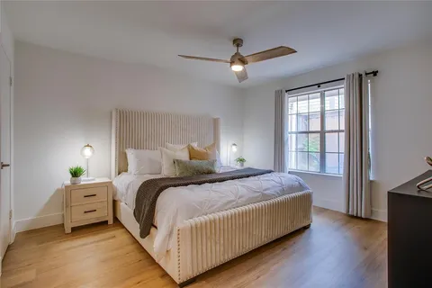 a view of empty room with window