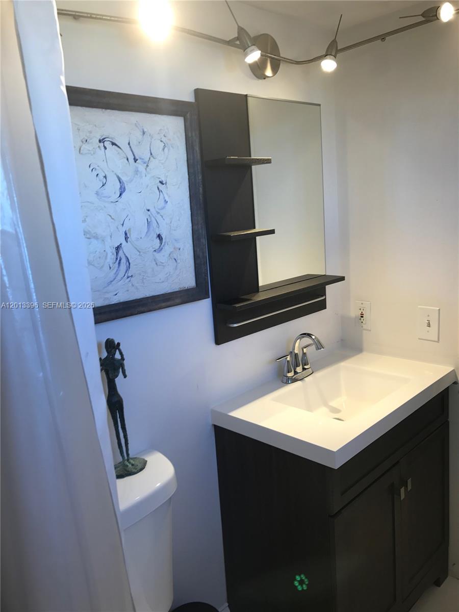 1401 Bay Road, Unit 513 Miami Beach, FL 33139 - Photo 11 of 12