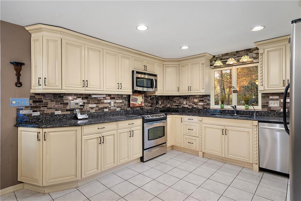 2777 McCully Road Allison Park, PA 15101 - Photo 7 of 25 Gallery Image 7