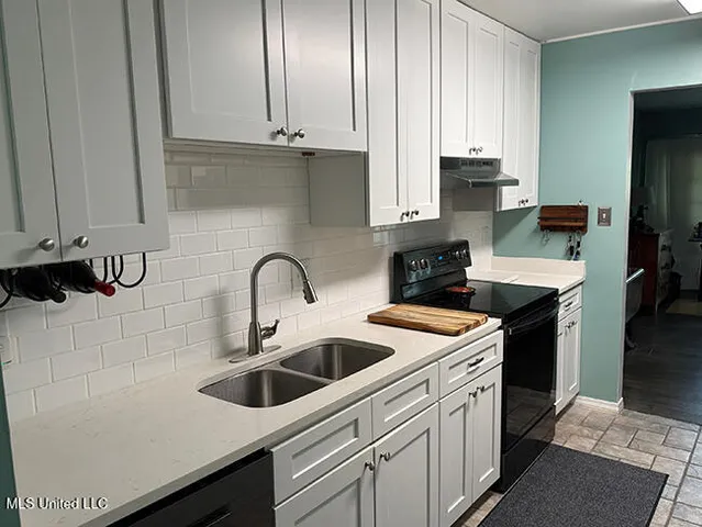 $239,000 | 222 Highpoint Drive, Diamondhead, MS 39525