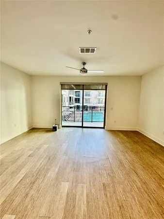$1,463 | 6400 Washington Avenue, Unit 319, Houston, TX 77007