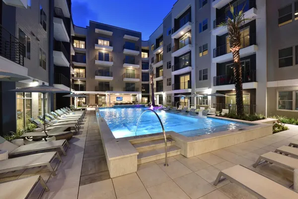 $1,463 | 6400 Washington Avenue, Unit 319, Houston, TX 77007
