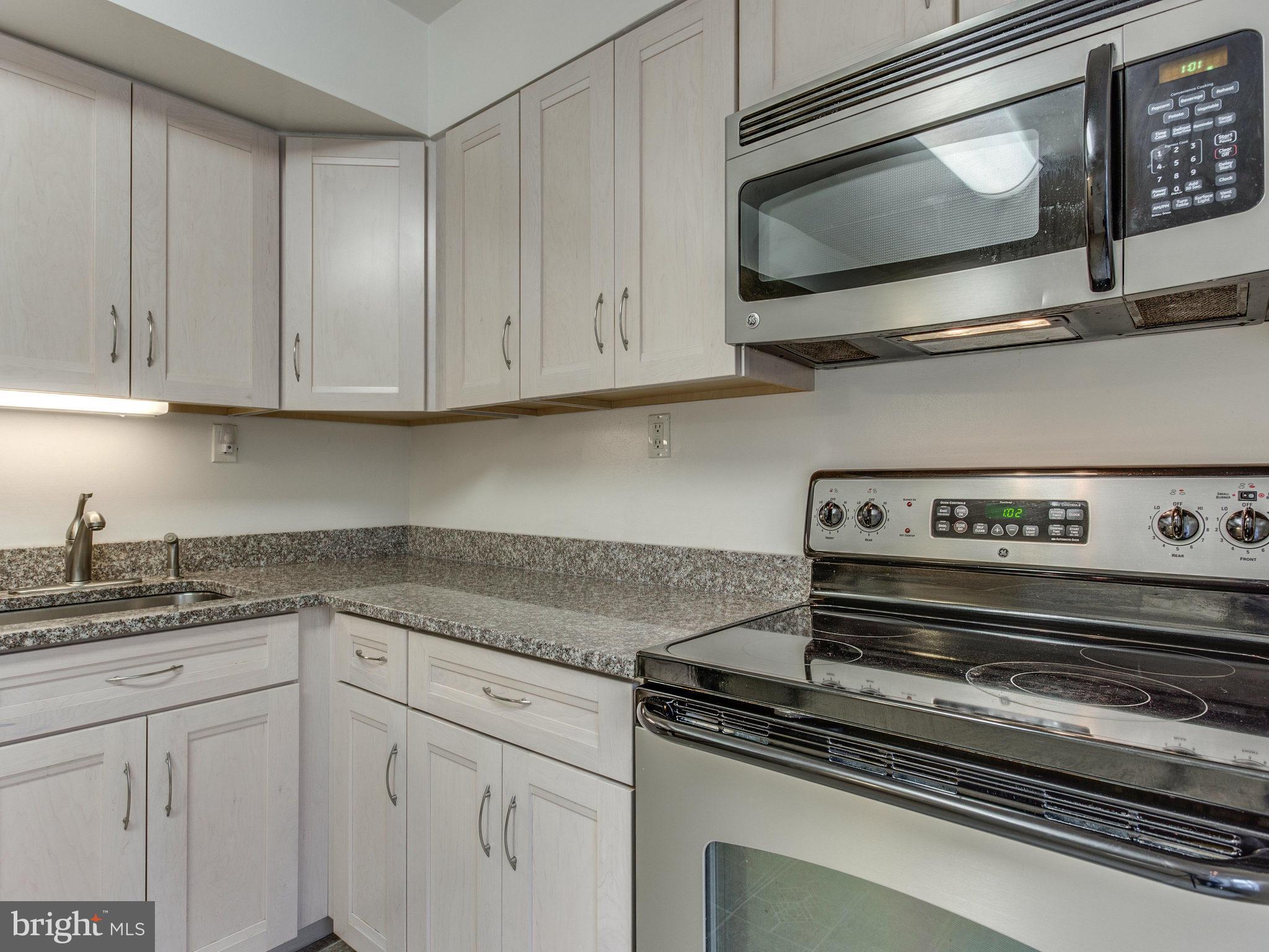 6018 Timber Hollow Lane Springfield, VA 22152 - Photo 11 of 27 Kitchen