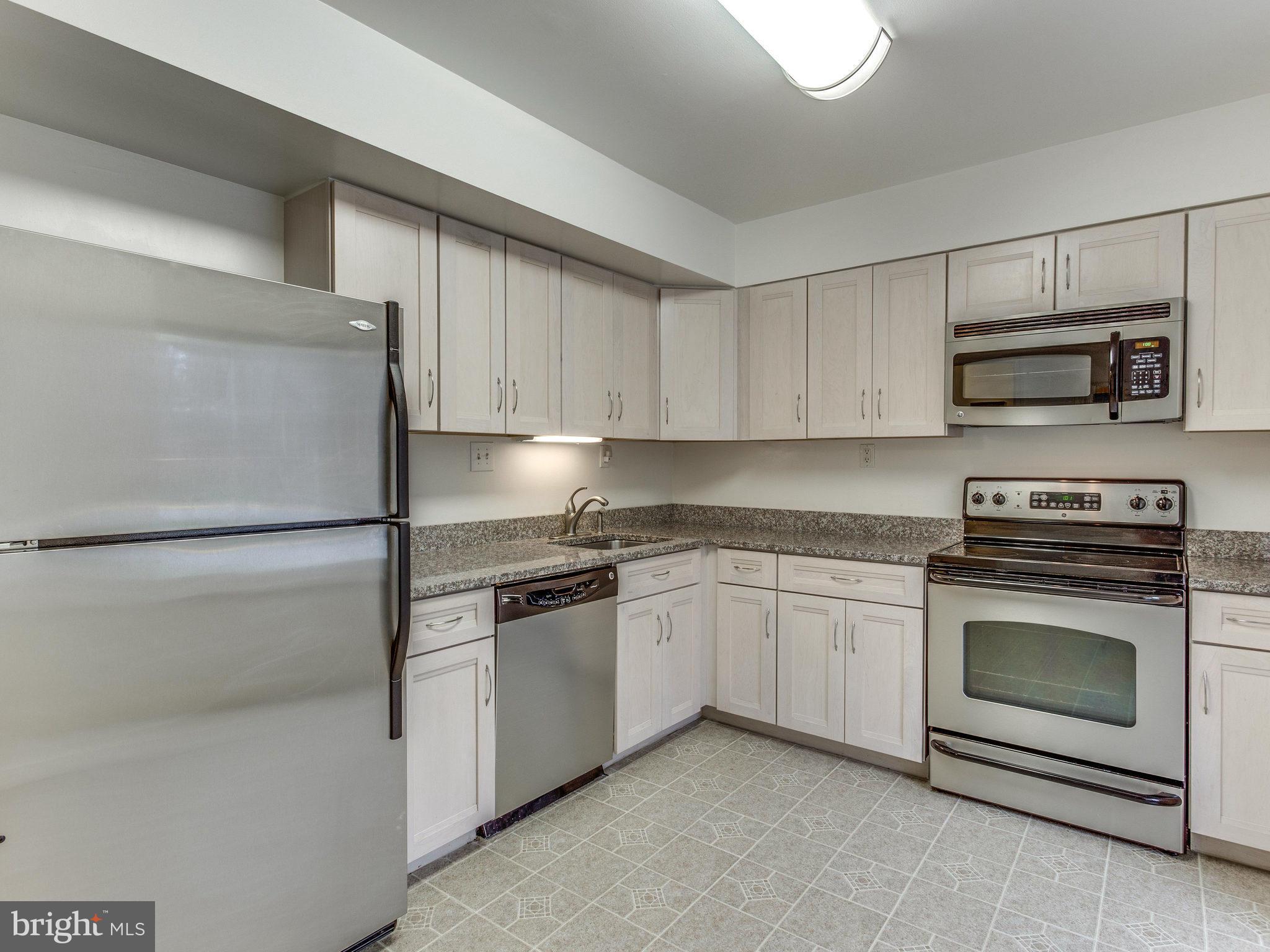 6018 Timber Hollow Lane Springfield, VA 22152 - Photo 4 of 27 Kitchen