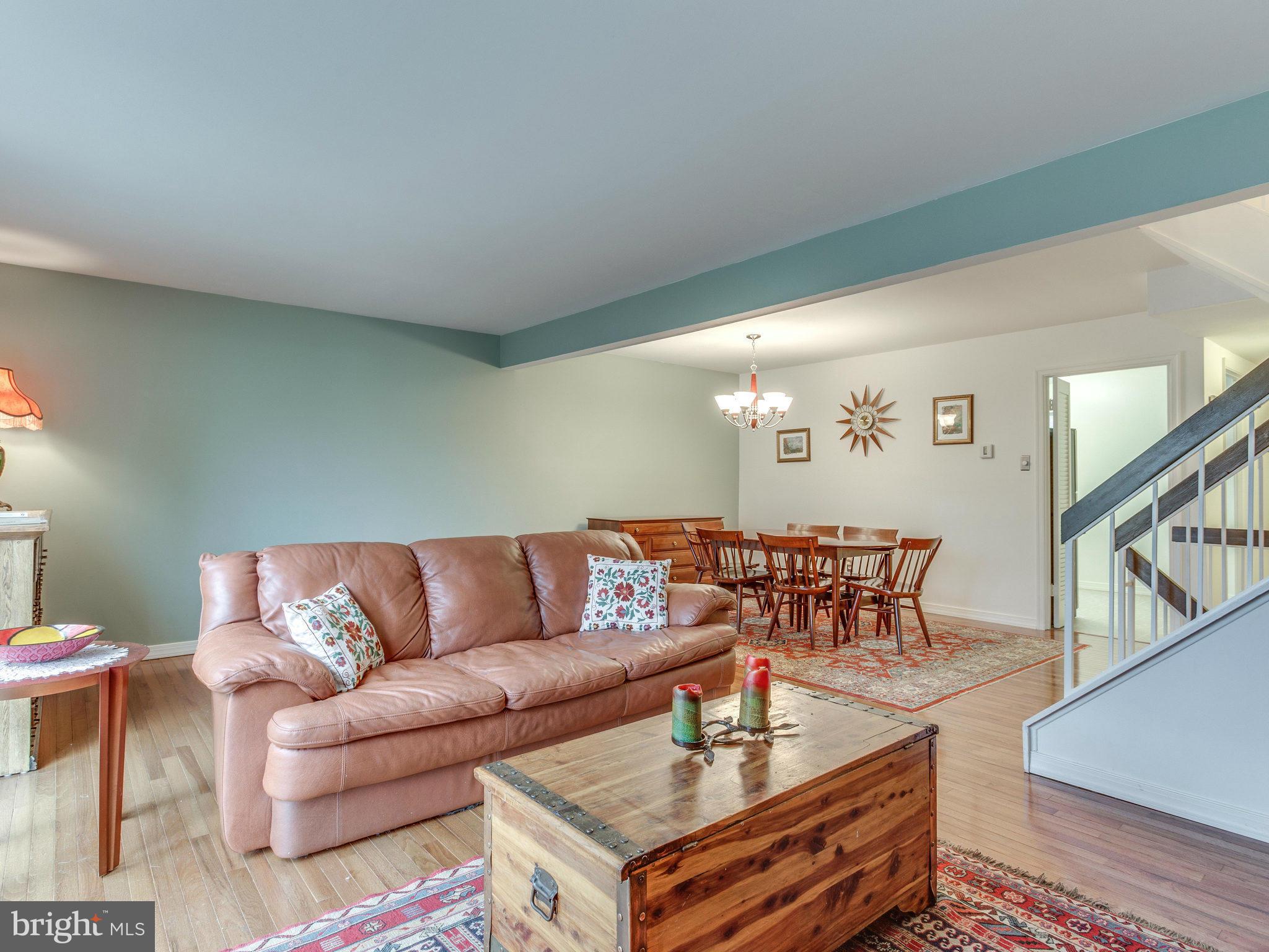 6018 Timber Hollow Lane Springfield, VA 22152 - Photo 6 of 27 Living Room